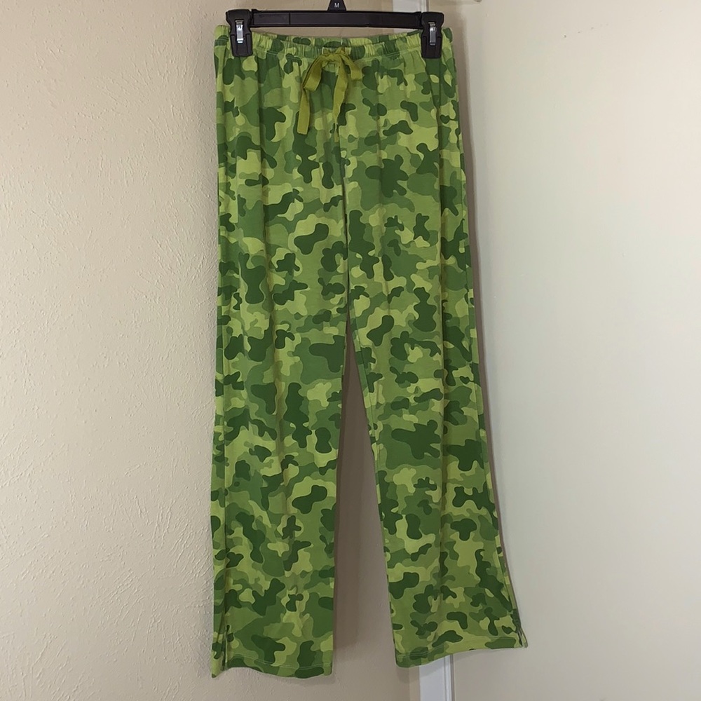 Sweet Tart Camouflage Pajama Print Pants Size M